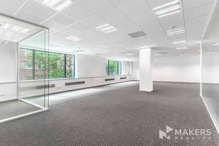 Pronájem kanceláře, Praha - Karlín, Thámova, 252 m2