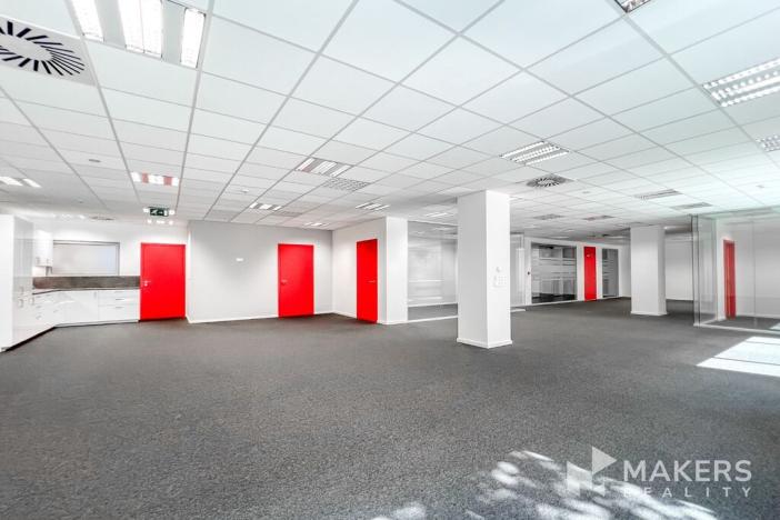 Pronájem kanceláře, Praha - Karlín, Thámova, 252 m2