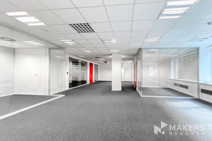 Pronájem kanceláře, Praha - Karlín, Thámova, 252 m2