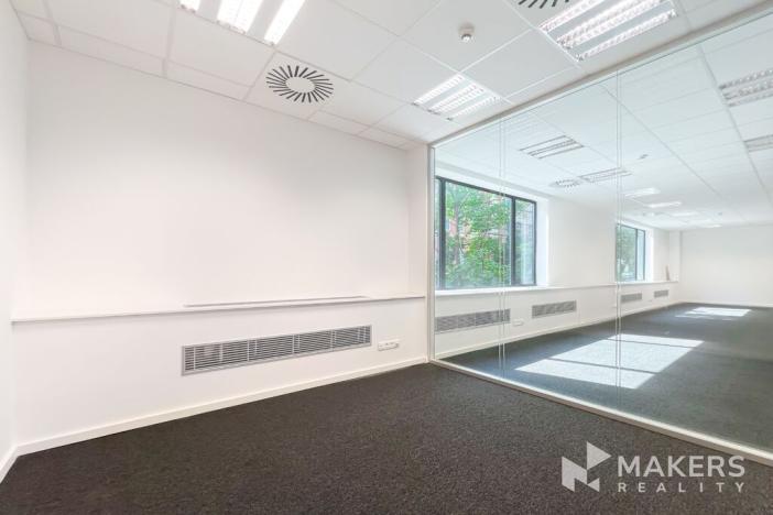 Pronájem kanceláře, Praha - Karlín, Thámova, 252 m2