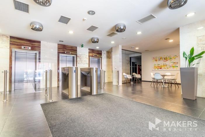 Pronájem kanceláře, Praha - Karlín, Thámova, 252 m2