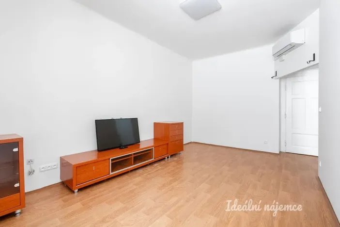 Pronájem bytu 2+1, Praha - Nusle, V podluží, 72 m2