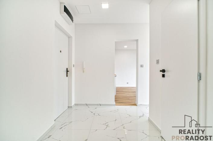 Pronájem bytu 2+kk, Ostrava - Poruba, Vietnamská, 41 m2