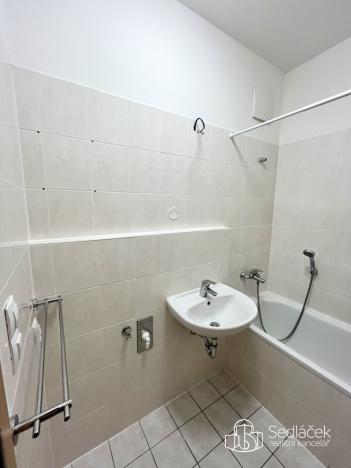 Pronájem bytu 1+kk, Karlovy Vary - Stará Role, Kryzánkova, 34 m2