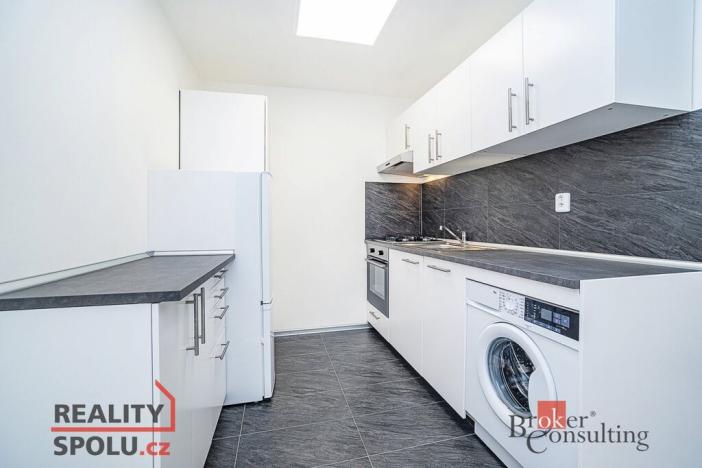 Pronájem bytu 2+kk, Praha - Karlín, U Sluncové, 40 m2