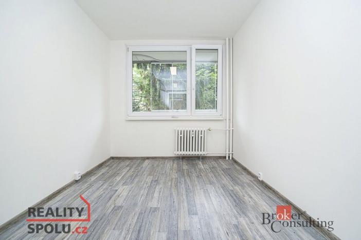 Pronájem bytu 2+kk, Praha - Karlín, U Sluncové, 40 m2