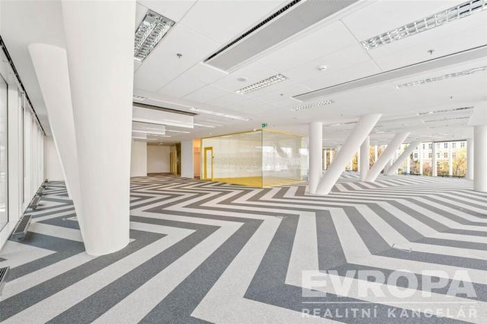 Pronájem kanceláře, Praha - Holešovice, Plynární, 648 m2
