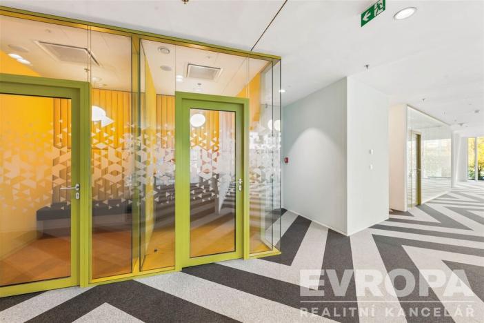 Pronájem kanceláře, Praha - Holešovice, Plynární, 648 m2