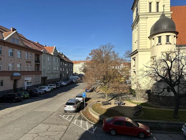 Pronájem bytu 2+kk, Znojmo, nám. Kpt. Otm. Chlupa, 42 m2