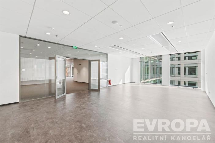 Pronájem kanceláře, Praha - Holešovice, Plynární, 670 m2