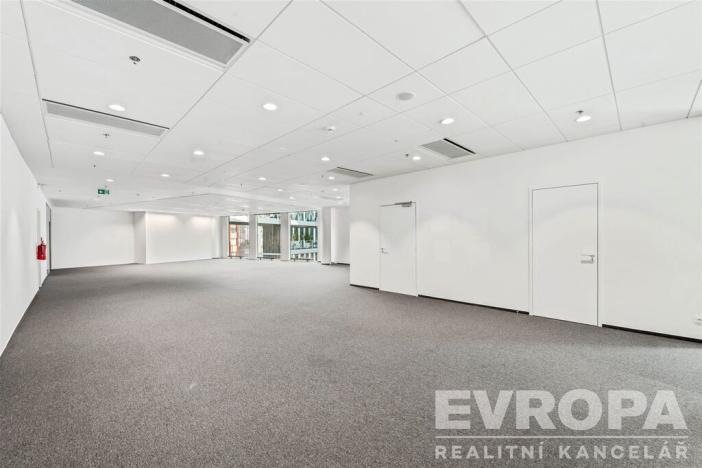 Pronájem kanceláře, Praha - Holešovice, Plynární, 670 m2