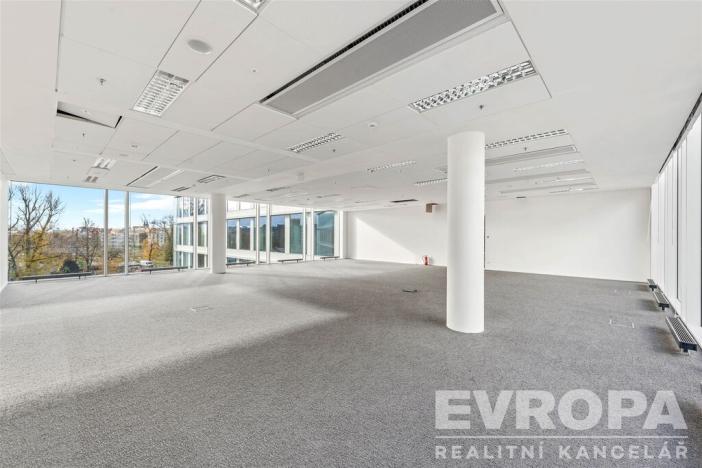 Pronájem kanceláře, Praha - Holešovice, Plynární, 670 m2