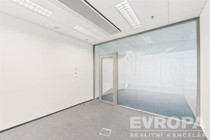Pronájem kanceláře, Praha - Holešovice, Plynární, 670 m2