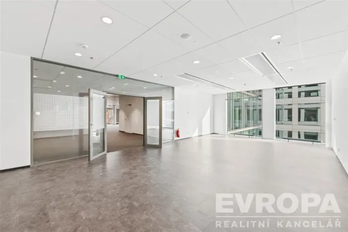 Pronájem kanceláře, Praha - Holešovice, Plynární, 670 m2