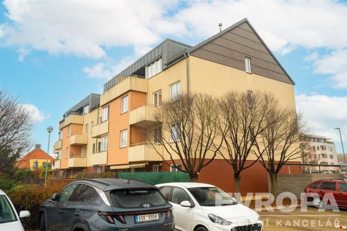 Prodej bytu 3+kk, Hradec Králové - Třebeš, Ve Stromovce, 74 m2