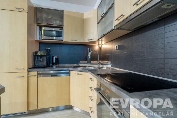 Prodej bytu 3+kk, Hradec Králové - Třebeš, Ve Stromovce, 74 m2