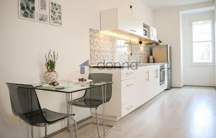 Pronájem bytu 2+kk, Praha, Vinohradská, 52 m2