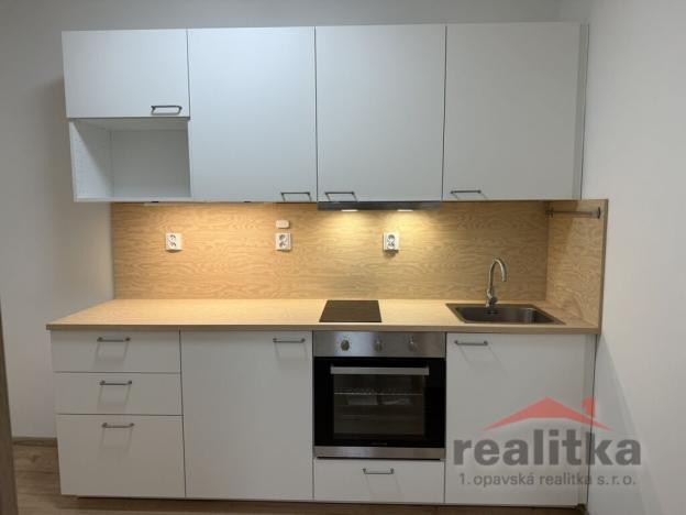 Pronájem bytu 2+1, Opava, Otická, 42 m2