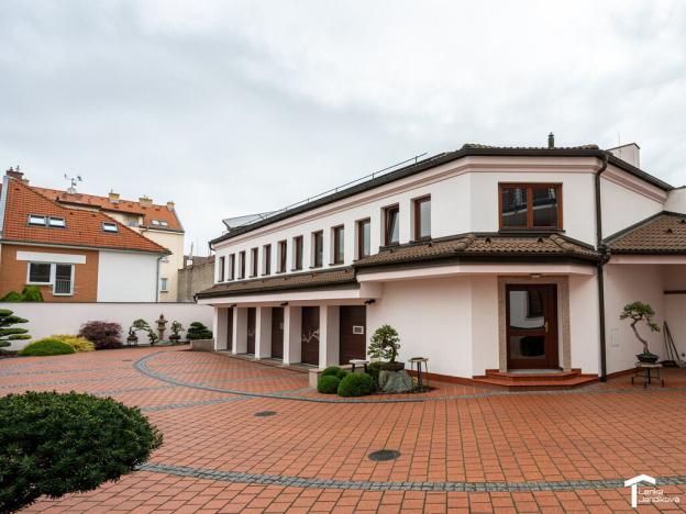 Pronájem bytu 3+kk, Pardubice - Zelené Předměstí, Hronovická, 92 m2