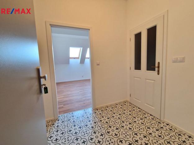 Pronájem bytu 1+kk, Praha - Břevnov, Radimova, 28 m2