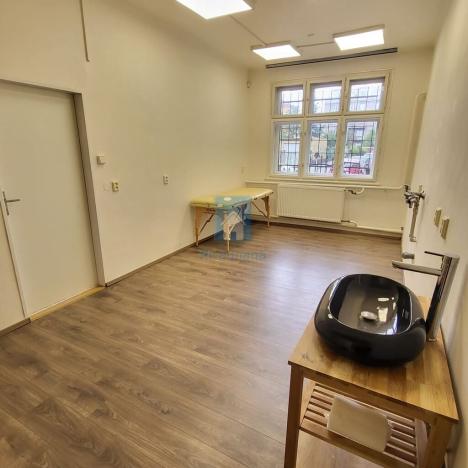 Pronájem kanceláře, Praha, Bohuslava ze Švamberka, 70 m2