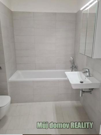 Pronájem bytu 1+kk, Praha - Hloubětín, Waltariho, 32 m2