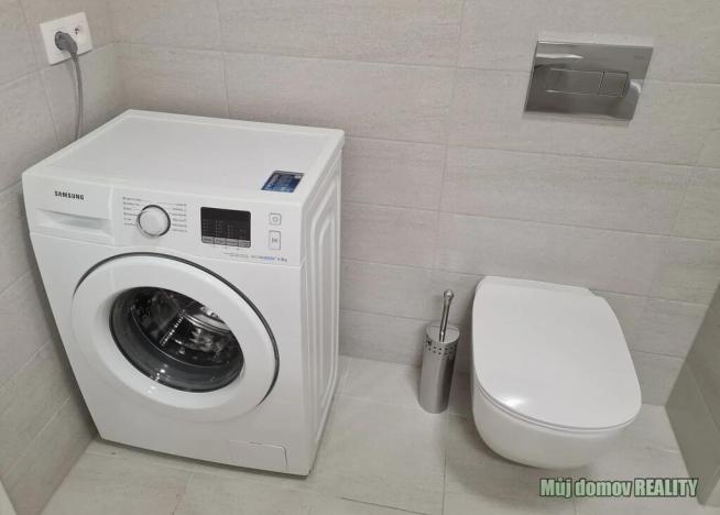 Pronájem bytu 1+kk, Praha - Hloubětín, Waltariho, 32 m2