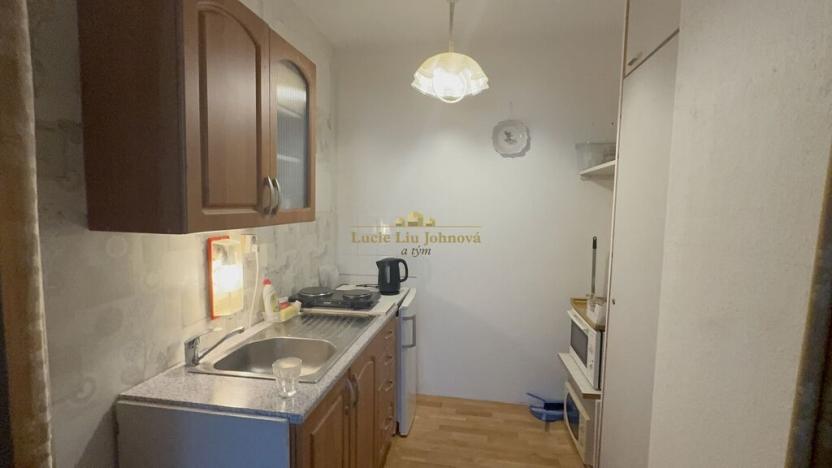 Pronájem bytu 1+kk, Praha - Černý Most, Ronešova, 34 m2