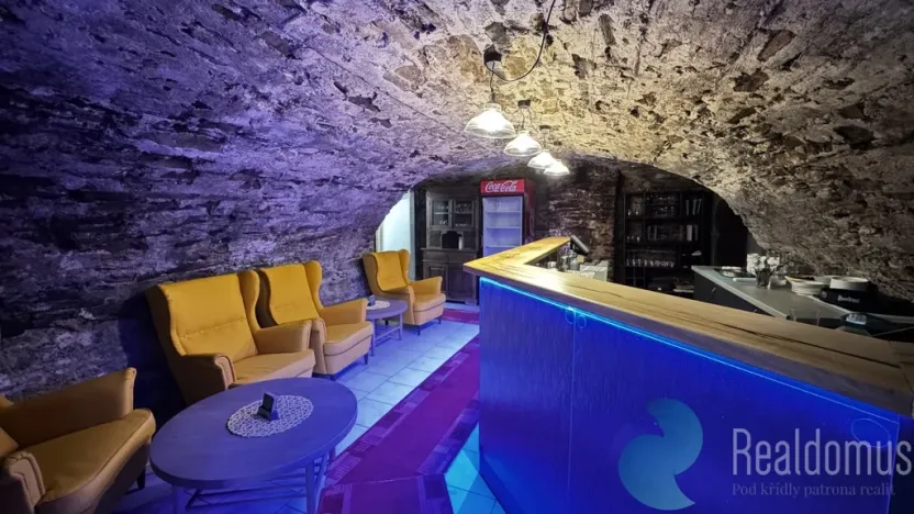 Pronájem restaurace, Prachatice, Velké náměstí, 200 m2