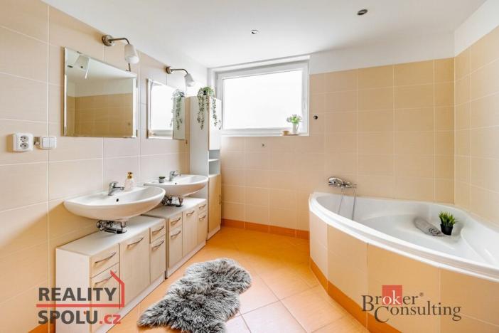 Prodej bytu 3+kk, Praha - Hloubětín, Nademlejnská, 80 m2