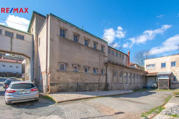 Prodej výrobních prostor, Úpice, Dr. Teuchmanna, 1817 m2