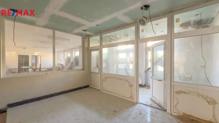 Prodej výrobních prostor, Úpice, Dr. Teuchmanna, 1817 m2