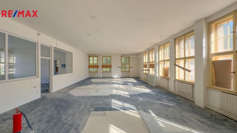 Prodej výrobních prostor, Úpice, Dr. Teuchmanna, 1817 m2