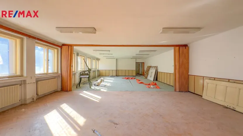 Prodej výrobních prostor, Úpice, Dr. Teuchmanna, 1817 m2