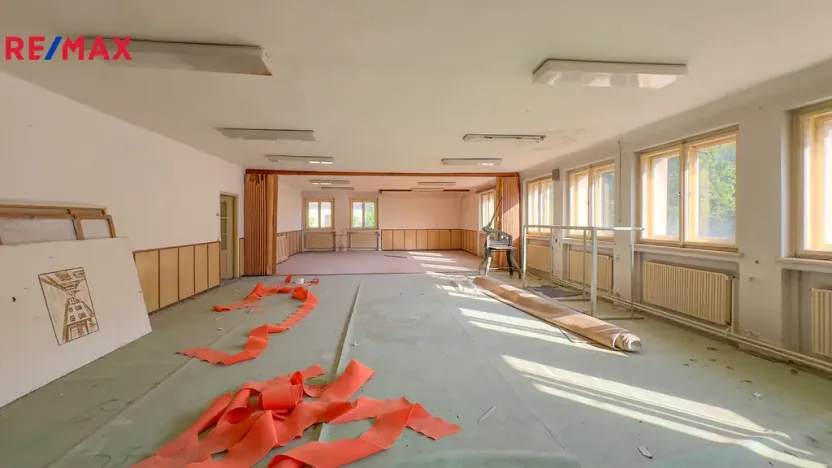 Prodej výrobních prostor, Úpice, Dr. Teuchmanna, 1817 m2