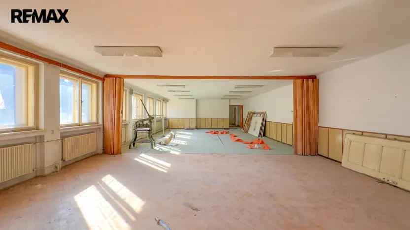 Prodej výrobních prostor, Úpice, Dr. Teuchmanna, 1817 m2