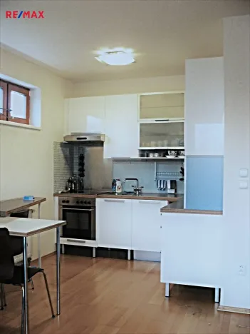 Pronájem bytu 2+kk, Praha - Strašnice, Názovská, 65 m2