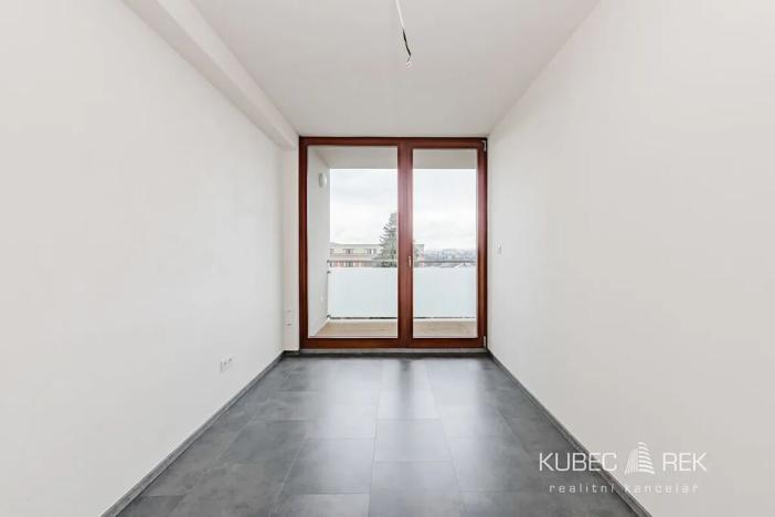 Pronájem bytu 2+kk, Sezimovo Ústí, náměstí Tomáše Bati, 52 m2