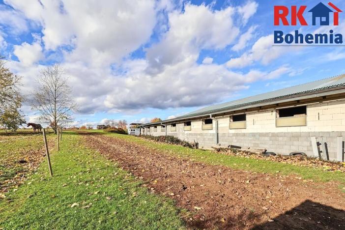 Prodej zemědělského objektu, Břežany II, 3294 m2