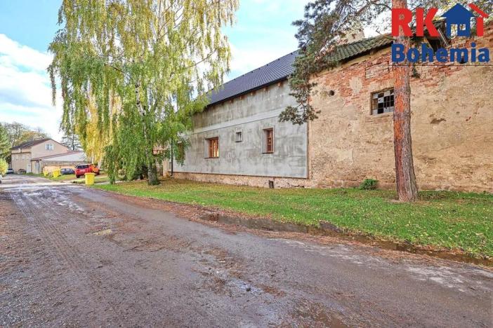 Prodej zemědělského objektu, Břežany II, 3294 m2