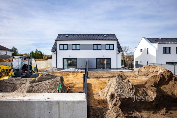 Prodej bytu 5+kk, Boršov nad Vltavou - Poříčí, Severní, 121 m2