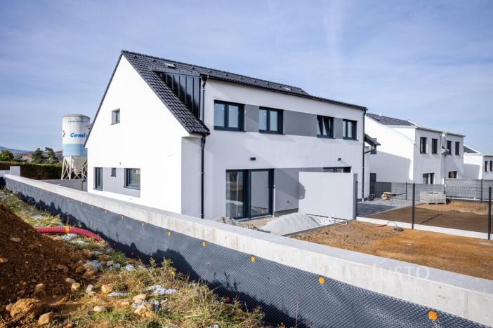 Prodej bytu 5+kk, Boršov nad Vltavou - Poříčí, Severní, 121 m2