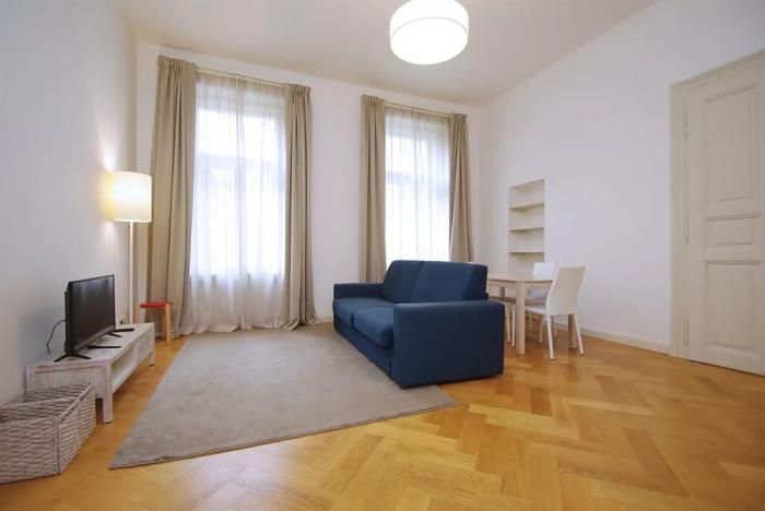 Pronájem bytu 1+1, Praha - Nové Město, Bolzanova, 47 m2