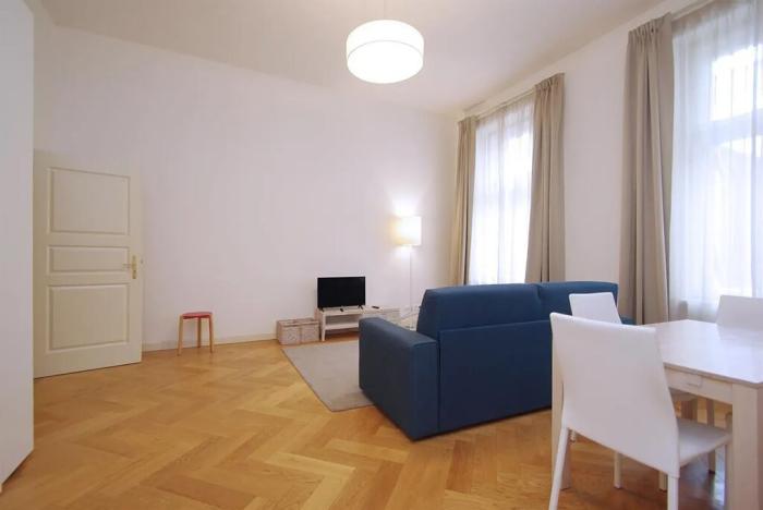 Pronájem bytu 1+1, Praha - Nové Město, Bolzanova, 47 m2