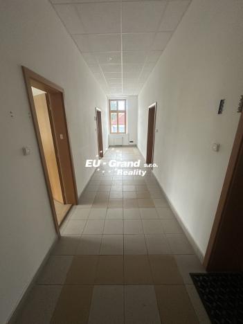 Pronájem kanceláře, Varnsdorf, 5. května, 107 m2