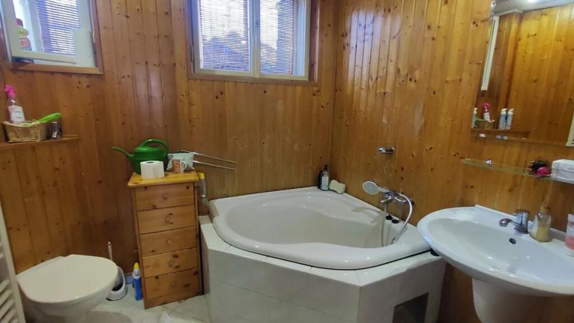 Prodej podílu rodinného domu, Praha, Hornoměcholupská, 240 m2