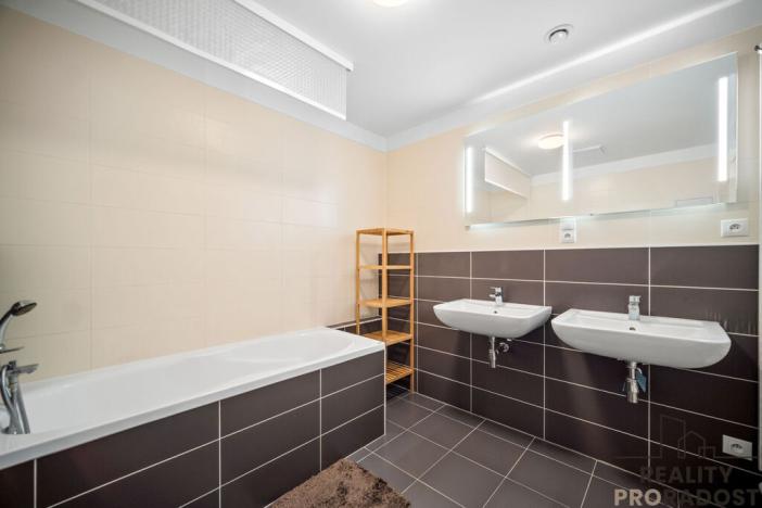 Prodej bytu 3+kk, Hradec Králové, Antonína Petrofa, 103 m2