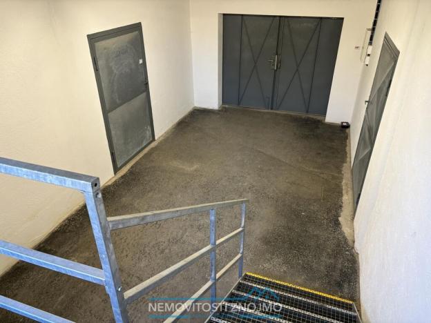 Pronájem skladu, Znojmo, Dobšická, 100 m2