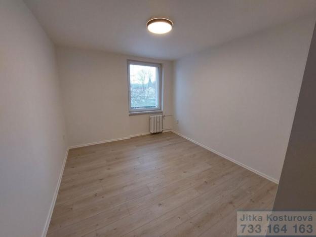 Pronájem bytu 2+1, Krnov - Pod Bezručovým vrchem, Budovatelů, 53 m2