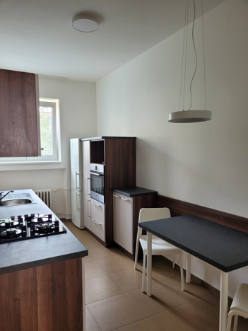 Pronájem bytu 2+1, Pardubice - Zelené Předměstí, Sladkovského, 61 m2